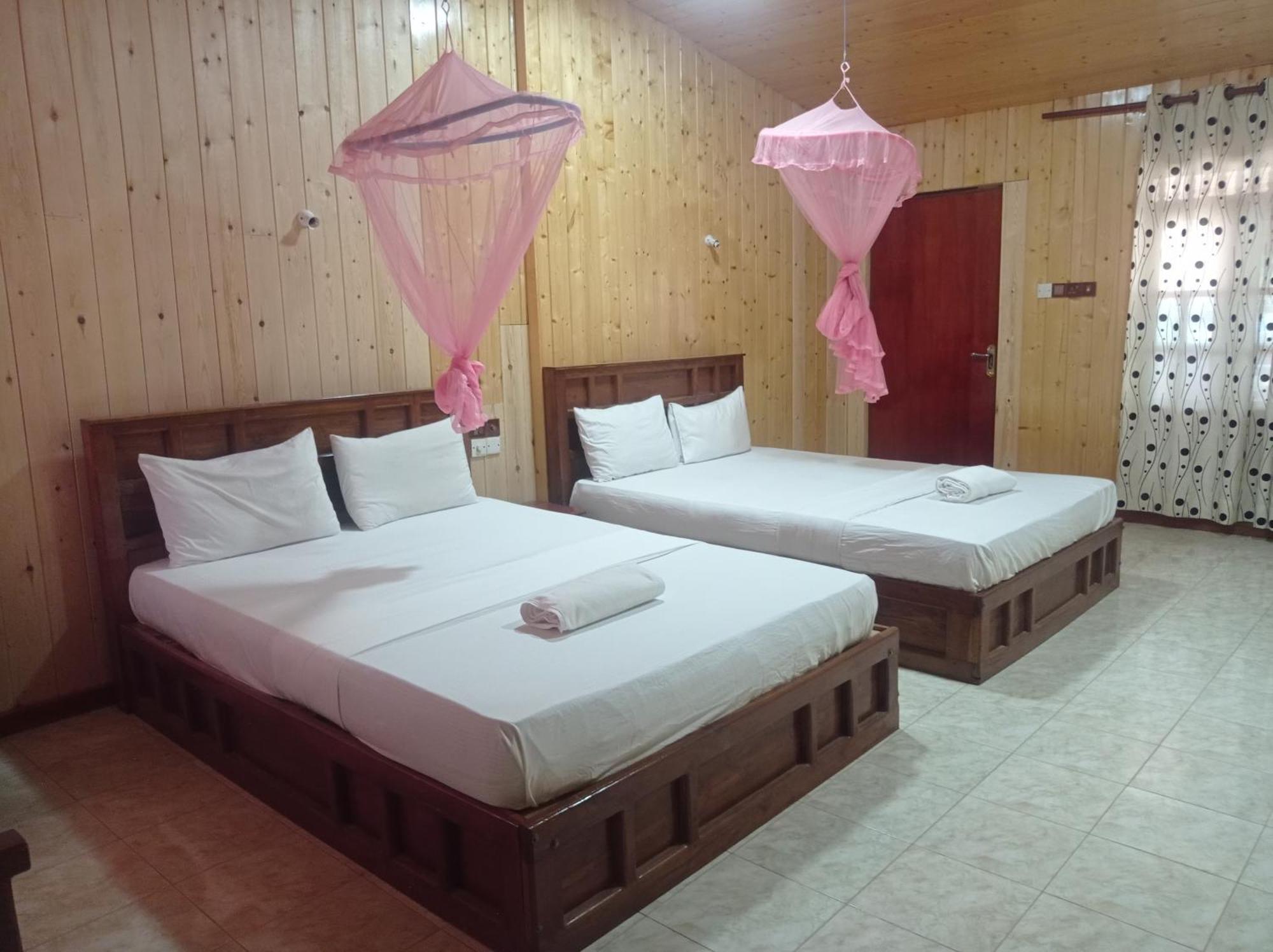 Silver Beach Hotel Тринкомалі Екстер'єр фото